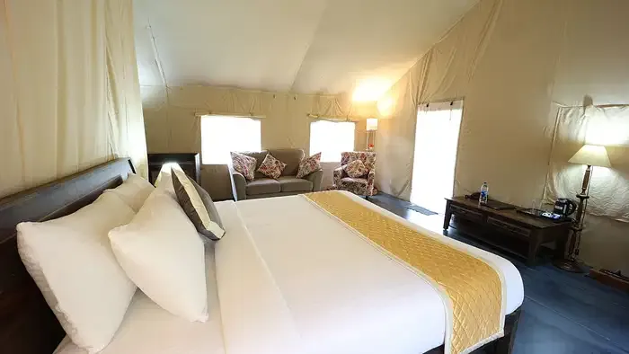Mountain view Premium Tent King bedroom