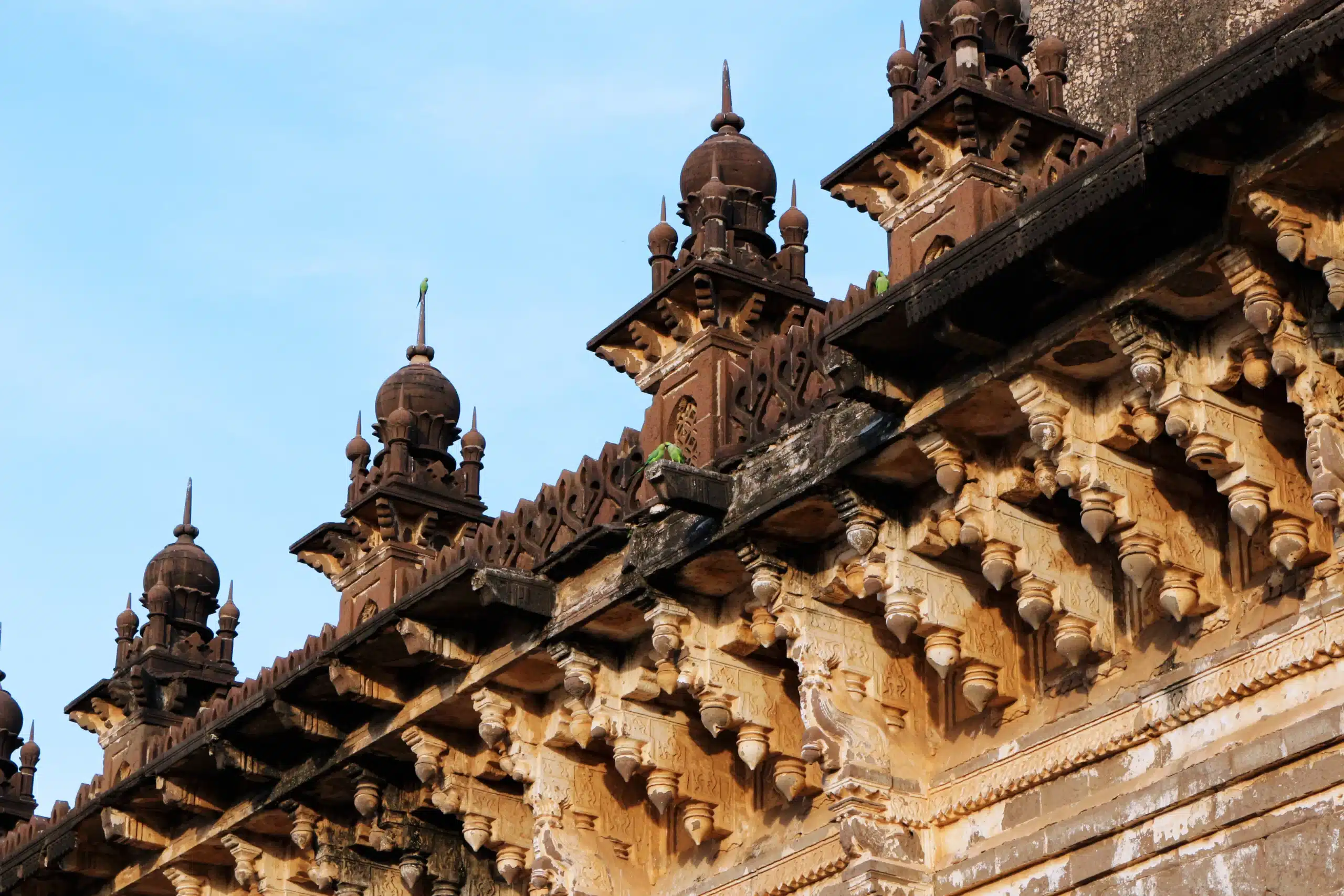 tunnel-palace-india-king-mahal-scaled